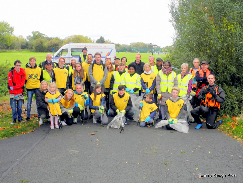 VOLUNTEERS HELP CLEAN THE CARMAC. ALL PHOTOS © TOMMY KEOGH